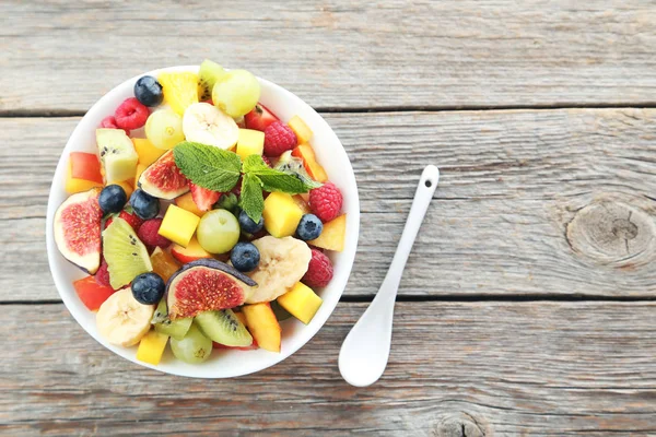 Frischer Obstsalat — Stockfoto