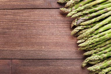 tabloda yeşil kuşkonmaz