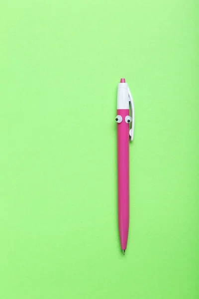 Pen with googly eyes — Stock Photo, Image
