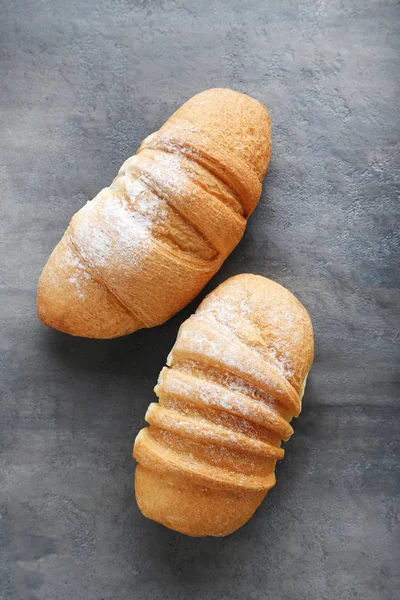 Două croissante proaspete — Fotografie, imagine de stoc
