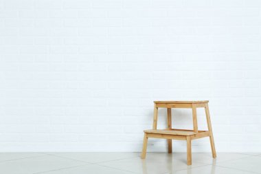 Küçük ahşap merdiven 