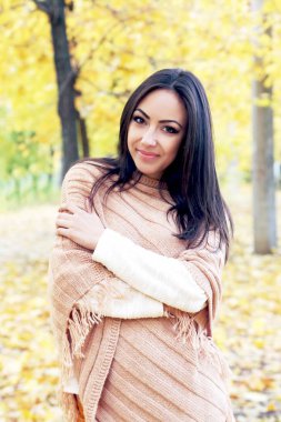 Parktaki güzel kız. 