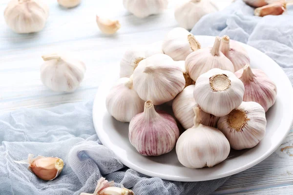 aromatik sarımsak plaka üzerinde