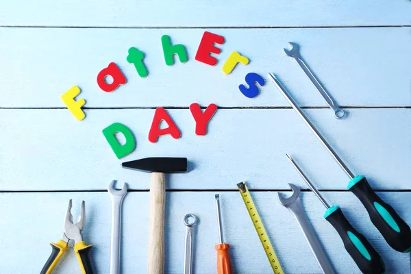 Różne narzędzia dla ojców dzień — Zdjęcie stockowe