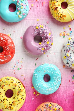 sprinkles ile lezzetli renkli donut