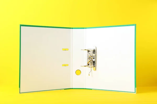 Açık office klasörünü sarı — Stok fotoğraf