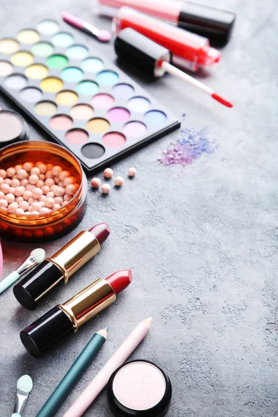 farklı makyaj kozmetik Grey