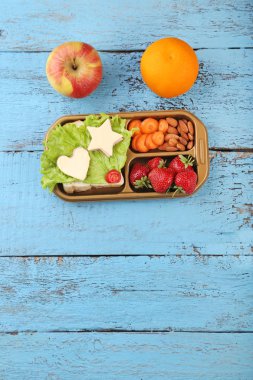 Okul yemeği kutusunda 