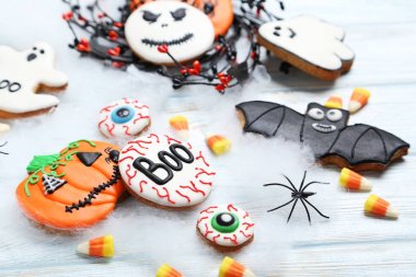 Taze Cadılar Bayramı gingerbread çerezleri