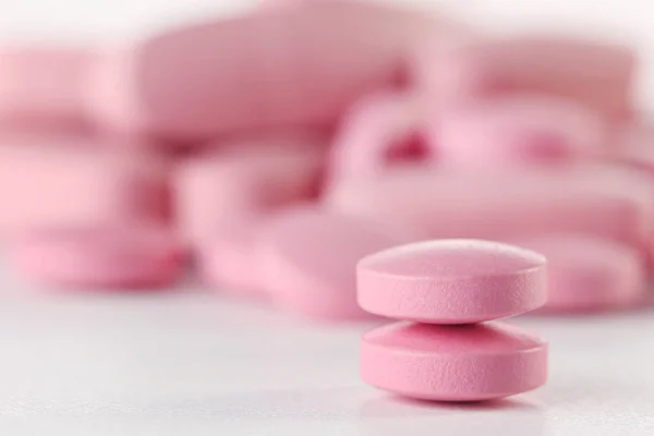 Altura de comprimidos cor-de-rosa — Fotografia de Stock
