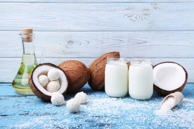 Hindistancevizi pul kepçe ve süt şişeleri ile