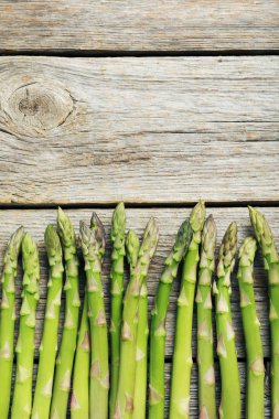 taze yeşil kuşkonmaz