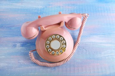 pembe retro telefon 