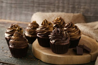 ile krem çikolata Cupcakes