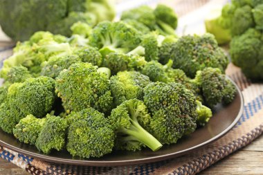 Taze ve olgun brokoli 