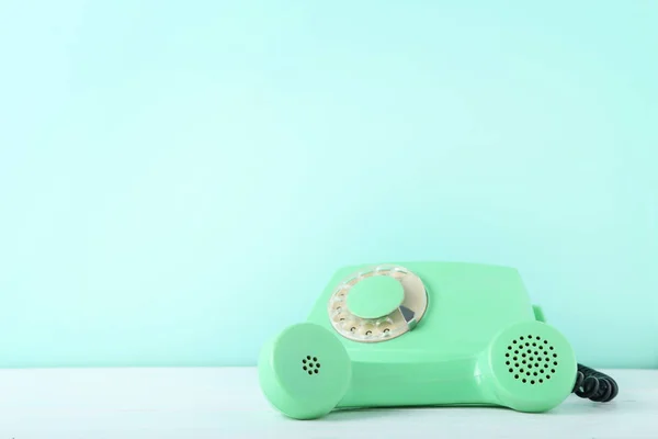 Zielony telefon retro — Zdjęcie stockowe