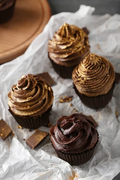 Cupcakes met chocolade crème — Stockfoto