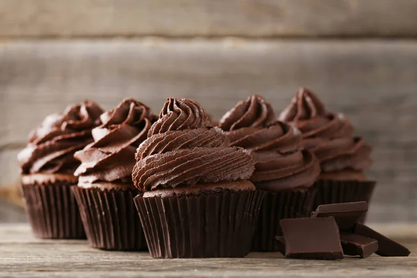 Cupcakes met chocolade crème — Stockfoto