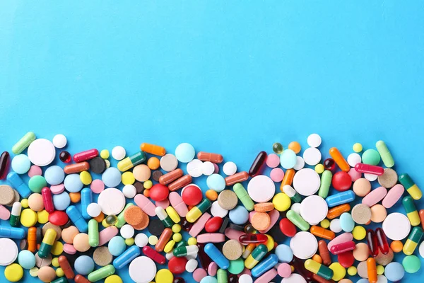 Купка медичних таблеток — стокове фото