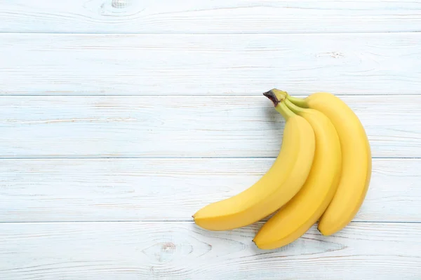 Сладкие спелые бананы — стоковое фото