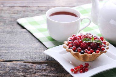 Tatlı tartı çilek ile 