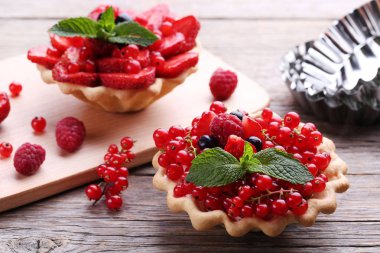 Tatlı tartlets çilek ile 