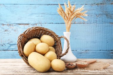 Hasır sepet biber ile patates 