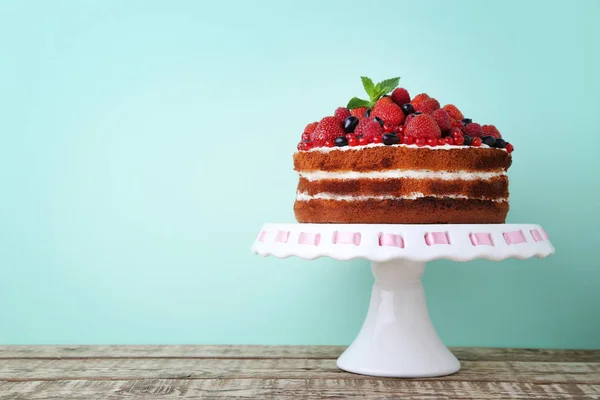Házi keksz torta bogyók — Stock Fotó