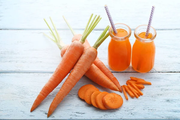 Zumo de zanahoria fresca — Foto de Stock