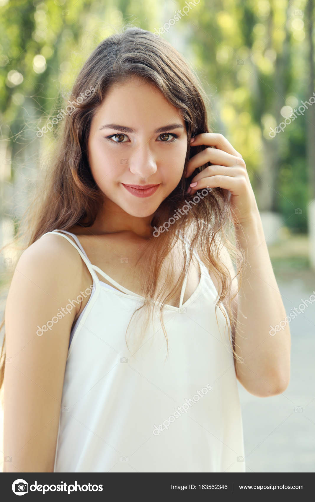 yong woman Beautiful young woman online before and