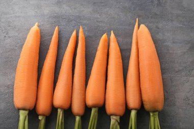 taze ve olgun havuç  