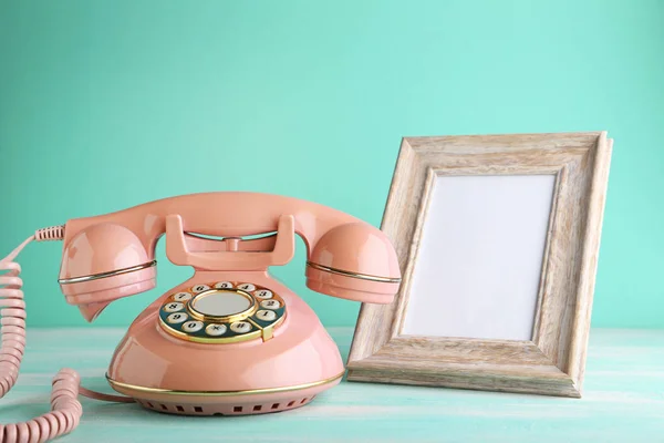 Telefone retro rosa — Fotografia de Stock