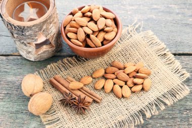 Tarçın, ceviz ve anasonu badem  