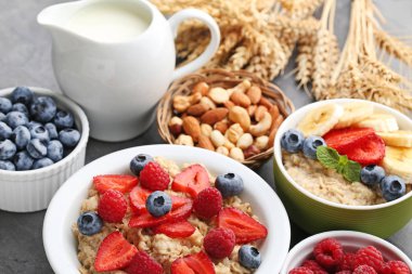 Plaka çilek ile yulaf ezmesi 