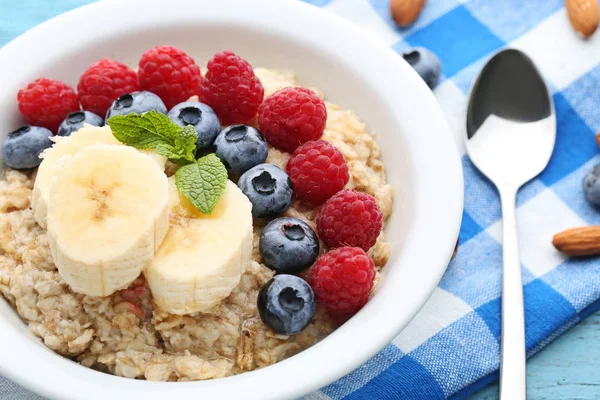 Plaka çilek ile yulaf ezmesi 