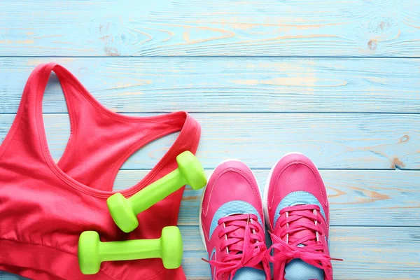 Spor ayakkabı dumbbells ile  