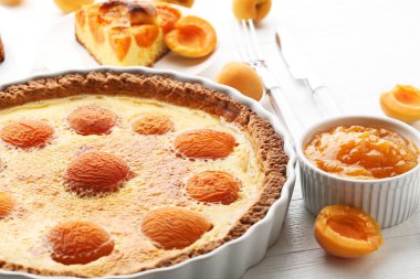 Kayısı reçeli tablo ile tart