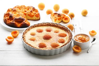 Kayısı reçelli turta