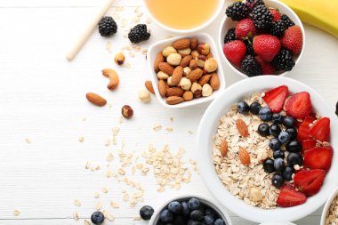 çilek ile yulaf gevreği  