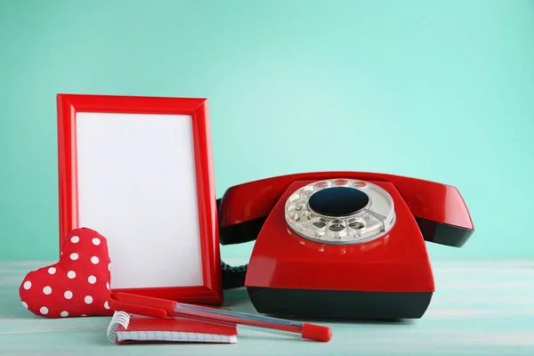 红色复古电话 — 图库照片