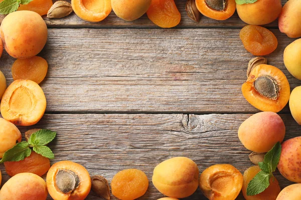 Tatlı kayısı ile çerçeve  