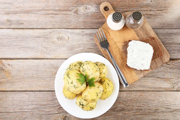 Plaka haşlanmış patates 