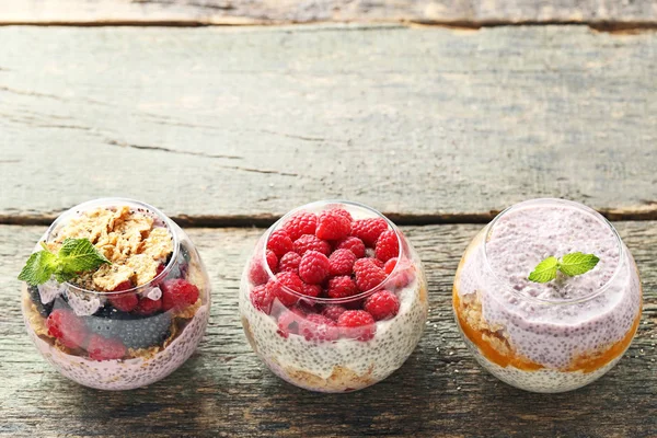 Chia pudingi çilek ile  