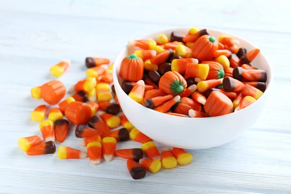 Milhos doces de Halloween na tigela — Fotografia de Stock