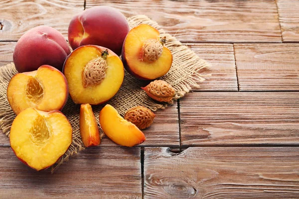 Plakjes zoete nectarines — Stockfoto