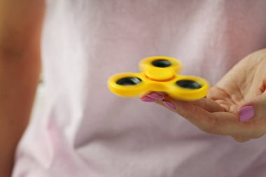   Spinner oyuncak kıpır