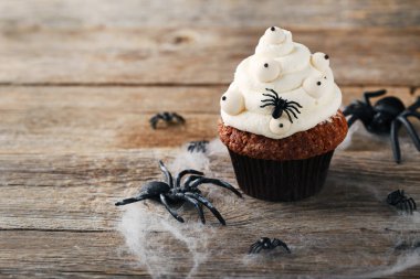 Halloween çörek Örümcekler ile