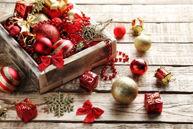 Noel süslemeleri gri ahşap tablo