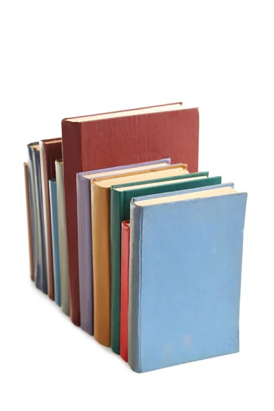 Gamla böcker isolerad på en vit bakgrund — Stockfoto