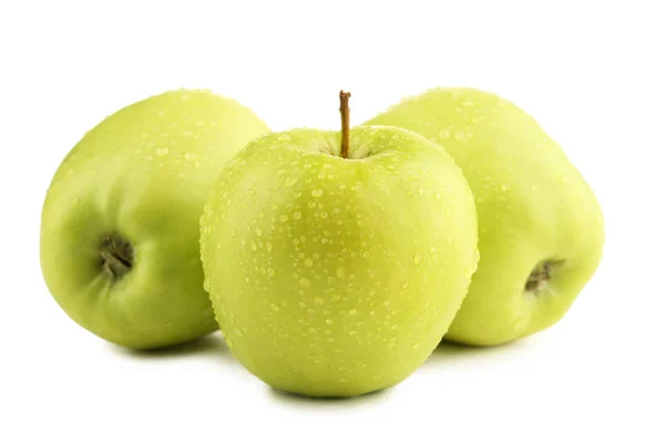 Manzanas verdes con gotas de agua — Foto de Stock